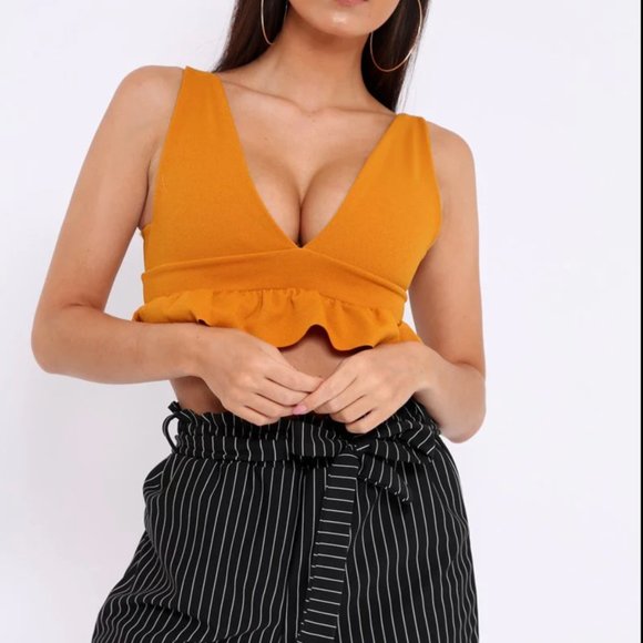 BooHoo Cropped Cami - Picture 1 of 4